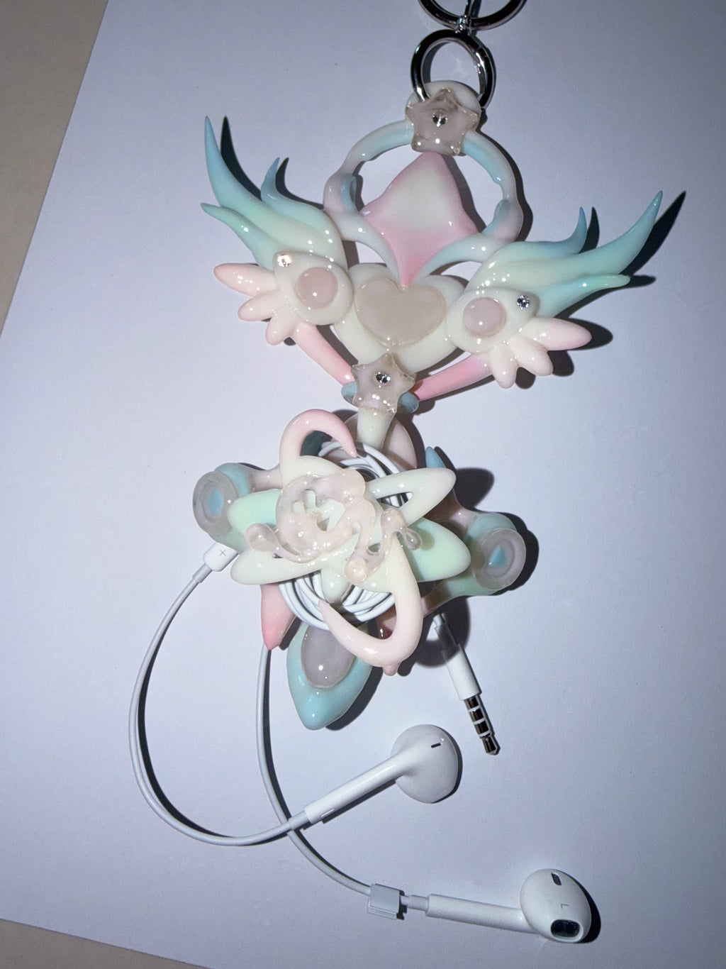EARPHONE HOLDER 𝙀𝘼𝙍𝙏𝙃 𝘾𝙊𝙉𝙉𝙀𝘾𝙏𝙄𝙊𝙉 𝙒𝘼𝙉𝘿 - JELLY PINK ⌒(ゝ。∂) ᯓ★