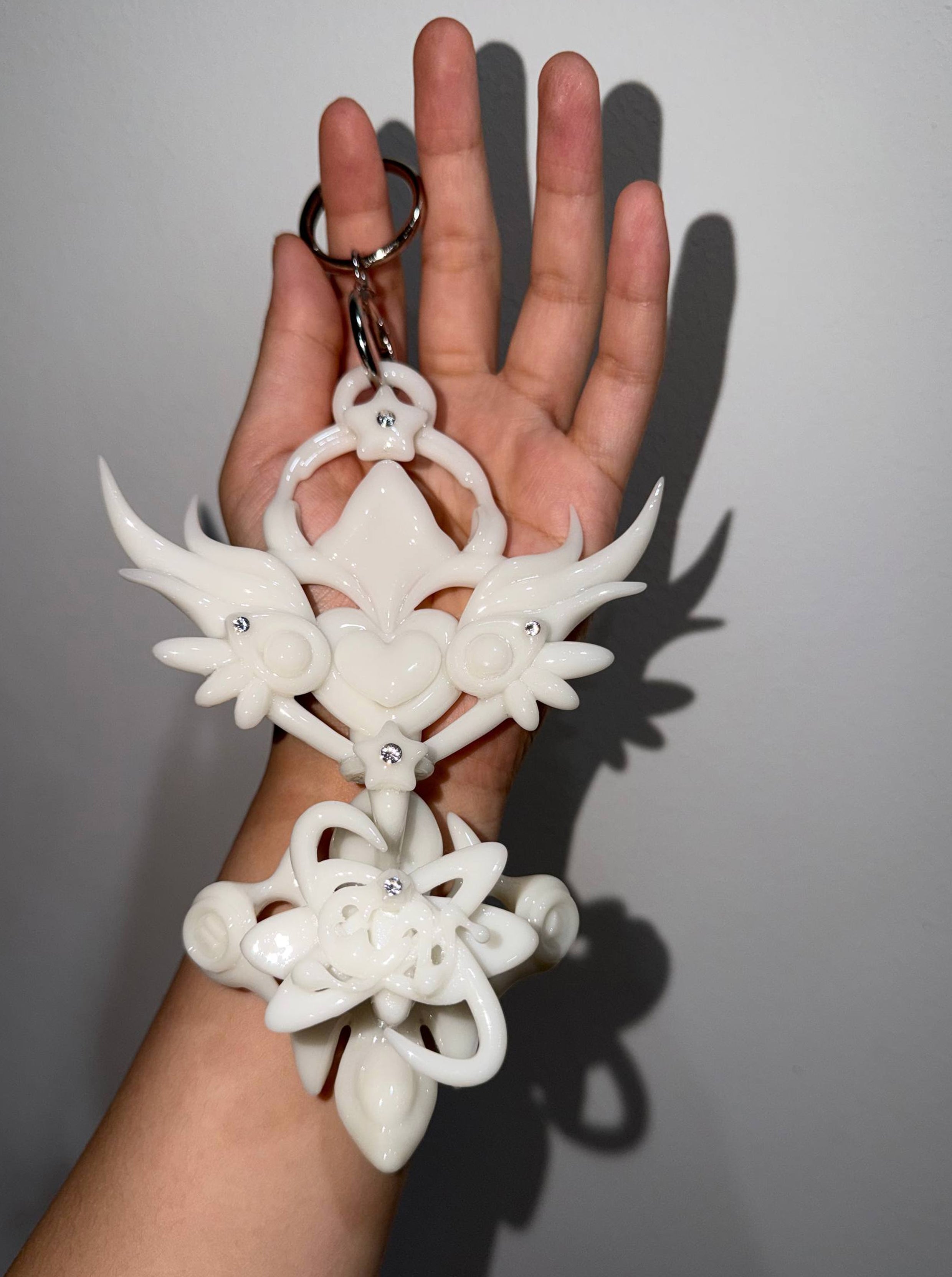 EARPHONE HOLDER 𝙀𝘼𝙍𝙏𝙃 𝘾𝙊𝙉𝙉𝙀𝘾𝙏𝙄𝙊𝙉 𝙒𝘼𝙉𝘿 - JELLY WHITE ⌒(ゝ。∂) ᯓ★