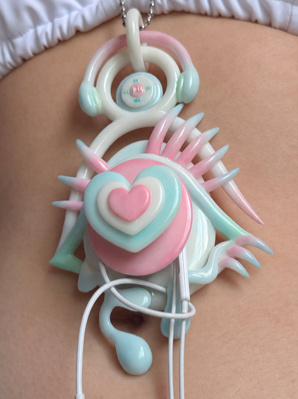 HEART EYES TO AFFIRMATION AUDIO DEVICE EARPHONE HOLDER NECKLACE