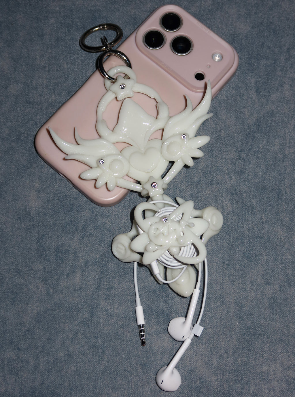 EARPHONE HOLDER 𝙀𝘼𝙍𝙏𝙃 𝘾𝙊𝙉𝙉𝙀𝘾𝙏𝙄𝙊𝙉 𝙒𝘼𝙉𝘿 - JELLY WHITE ⌒(ゝ。∂) ᯓ★
