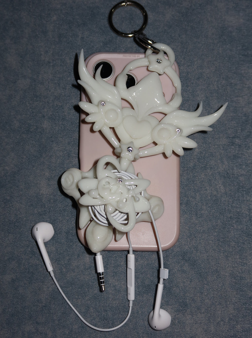 EARPHONE HOLDER 𝙀𝘼𝙍𝙏𝙃 𝘾𝙊𝙉𝙉𝙀𝘾𝙏𝙄𝙊𝙉 𝙒𝘼𝙉𝘿 - JELLY WHITE ⌒(ゝ。∂) ᯓ★